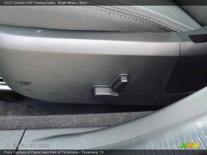 Bright White / Black 2013 Chrysler 200 Touring Sedan