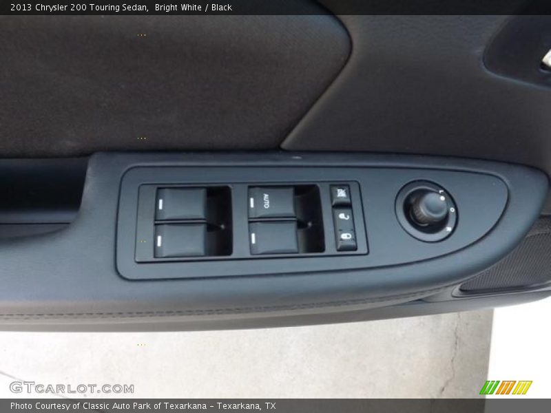Bright White / Black 2013 Chrysler 200 Touring Sedan