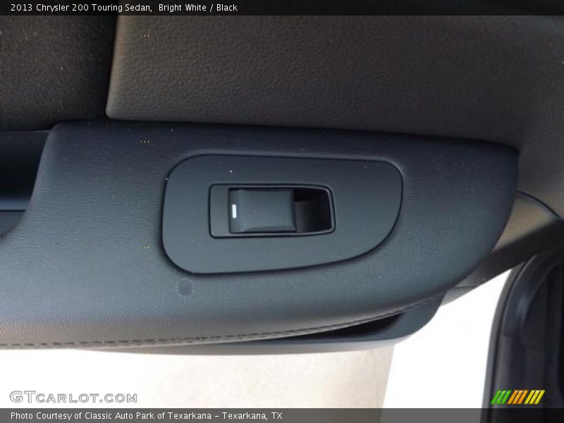 Bright White / Black 2013 Chrysler 200 Touring Sedan