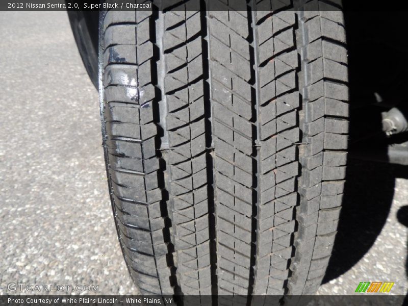 Super Black / Charcoal 2012 Nissan Sentra 2.0