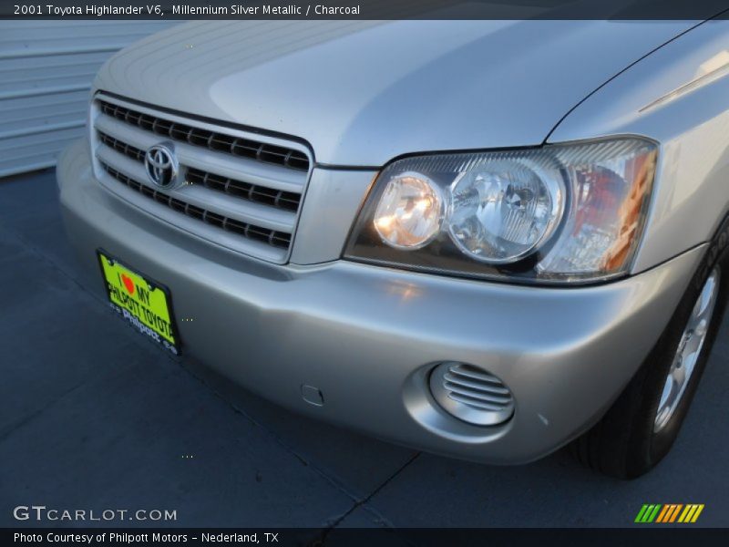 Millennium Silver Metallic / Charcoal 2001 Toyota Highlander V6