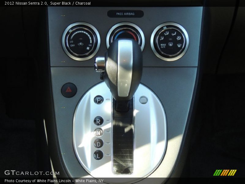 Super Black / Charcoal 2012 Nissan Sentra 2.0
