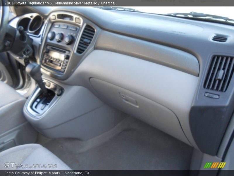 Millennium Silver Metallic / Charcoal 2001 Toyota Highlander V6