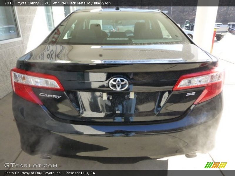 Attitude Black Metallic / Black/Ash 2013 Toyota Camry SE V6