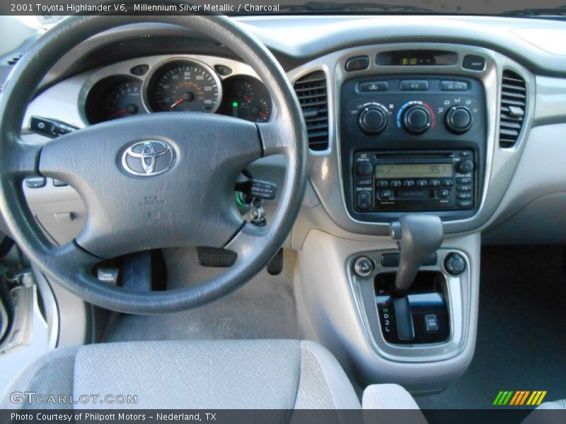 Millennium Silver Metallic / Charcoal 2001 Toyota Highlander V6