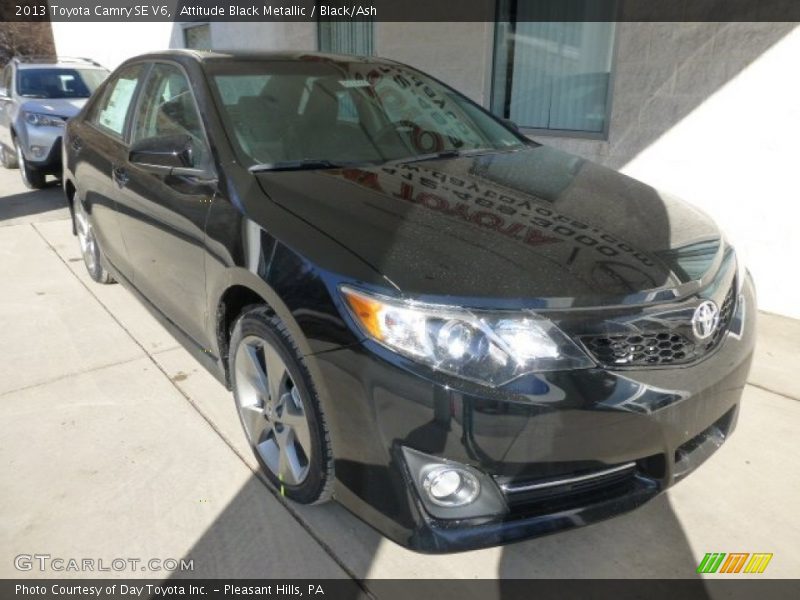 Attitude Black Metallic / Black/Ash 2013 Toyota Camry SE V6
