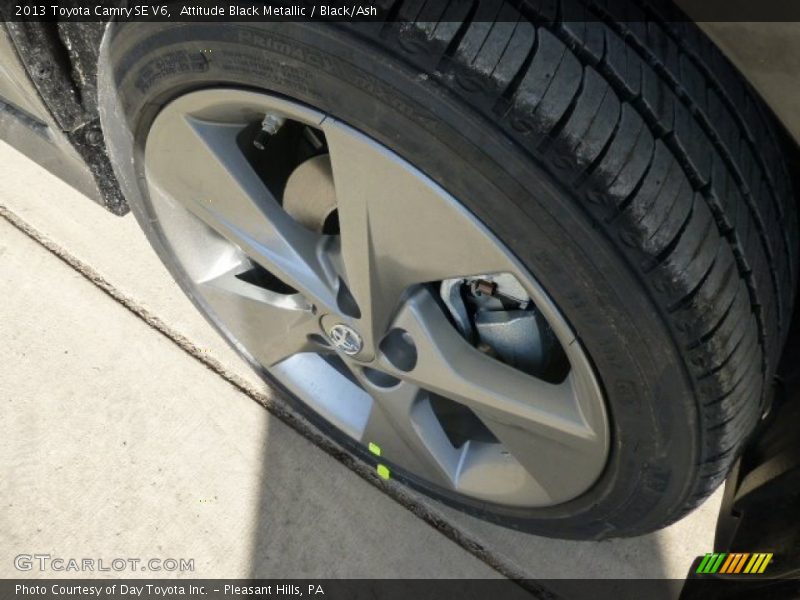Attitude Black Metallic / Black/Ash 2013 Toyota Camry SE V6