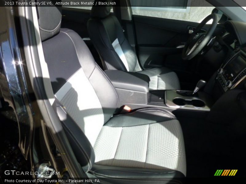 Attitude Black Metallic / Black/Ash 2013 Toyota Camry SE V6