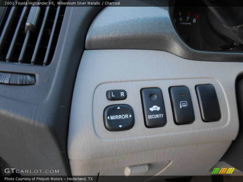 Millennium Silver Metallic / Charcoal 2001 Toyota Highlander V6