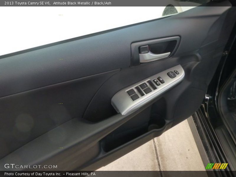 Attitude Black Metallic / Black/Ash 2013 Toyota Camry SE V6
