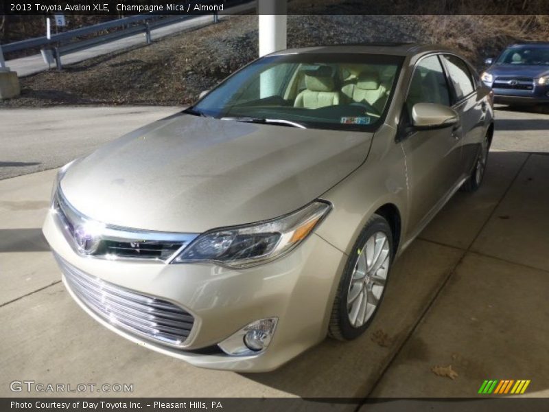 Champagne Mica / Almond 2013 Toyota Avalon XLE