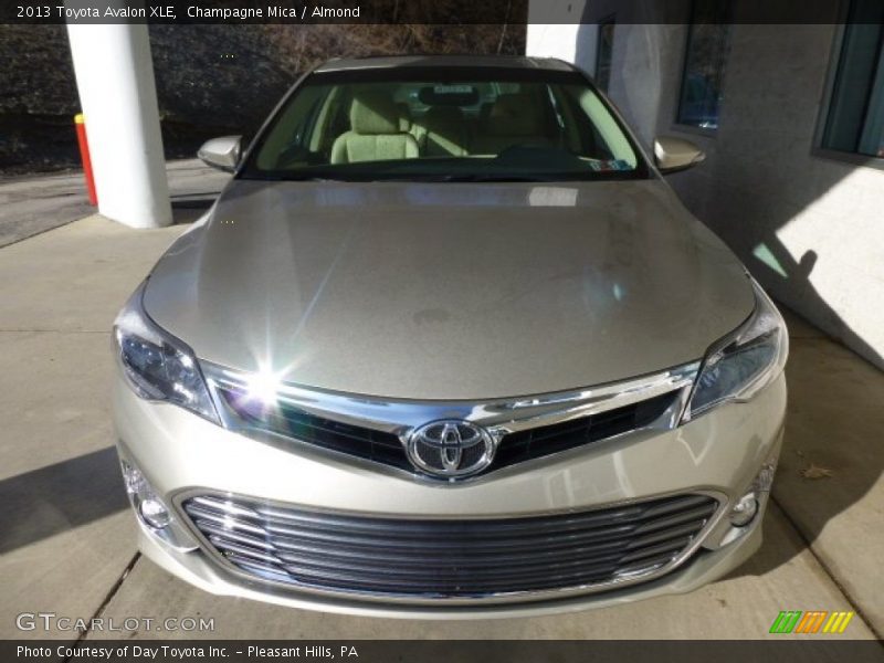 Champagne Mica / Almond 2013 Toyota Avalon XLE