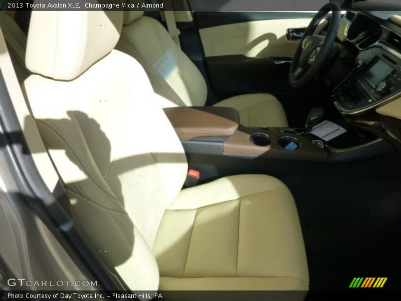 Champagne Mica / Almond 2013 Toyota Avalon XLE