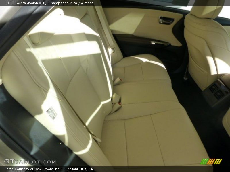 Champagne Mica / Almond 2013 Toyota Avalon XLE