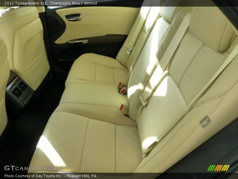 Champagne Mica / Almond 2013 Toyota Avalon XLE