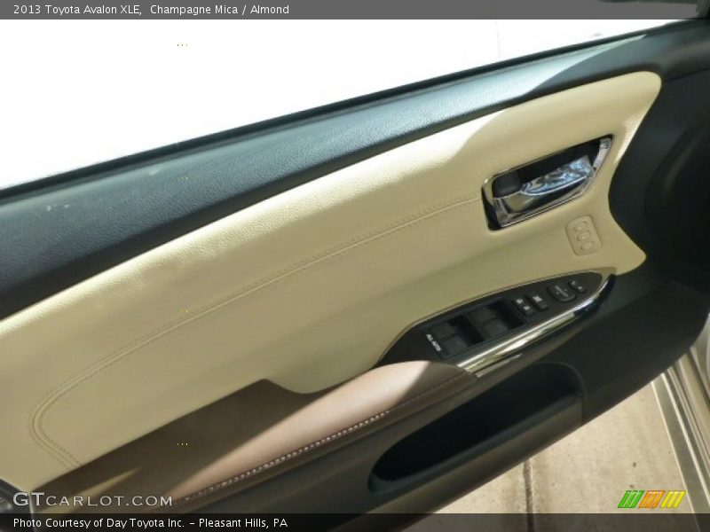 Champagne Mica / Almond 2013 Toyota Avalon XLE