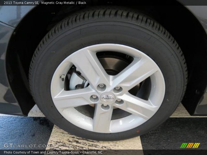 Magnetic Gray Metallic / Black 2013 Toyota Camry SE