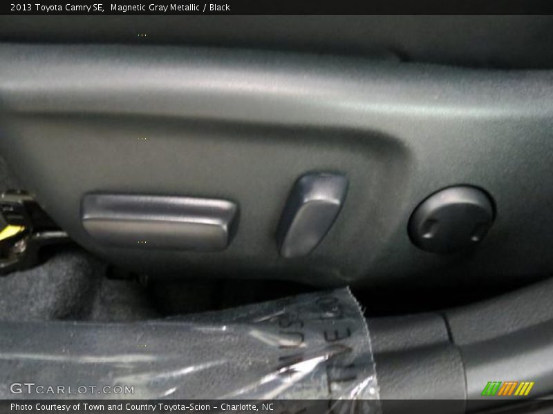 Magnetic Gray Metallic / Black 2013 Toyota Camry SE