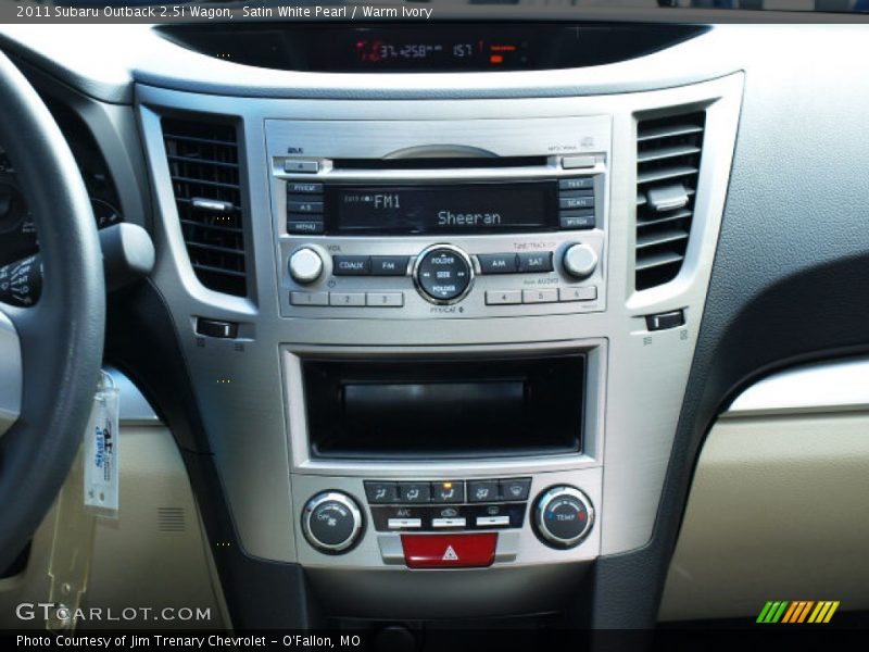 Satin White Pearl / Warm Ivory 2011 Subaru Outback 2.5i Wagon
