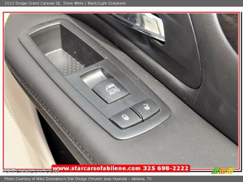 Stone White / Black/Light Graystone 2013 Dodge Grand Caravan SE