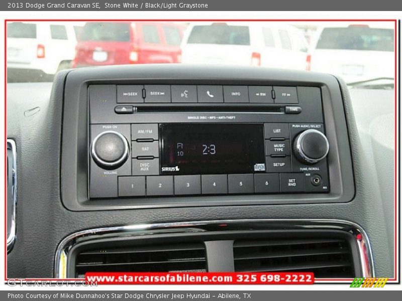 Stone White / Black/Light Graystone 2013 Dodge Grand Caravan SE