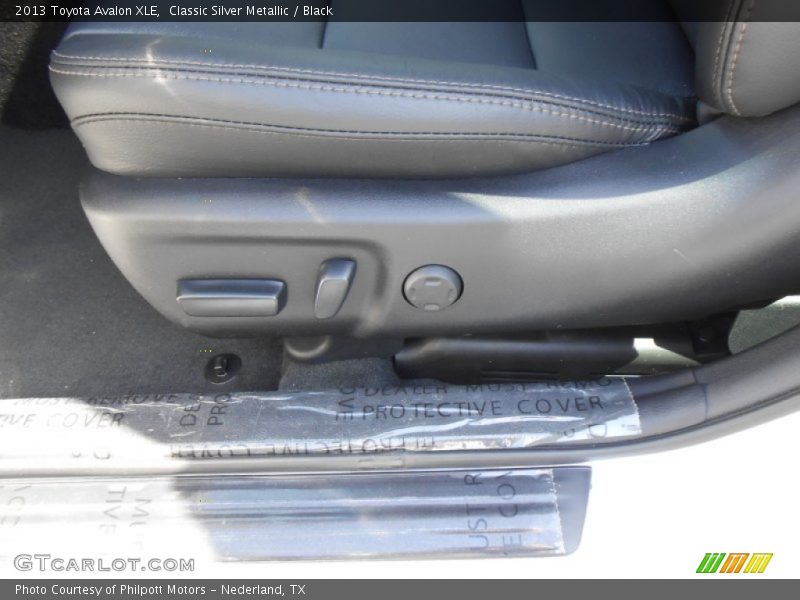 Classic Silver Metallic / Black 2013 Toyota Avalon XLE