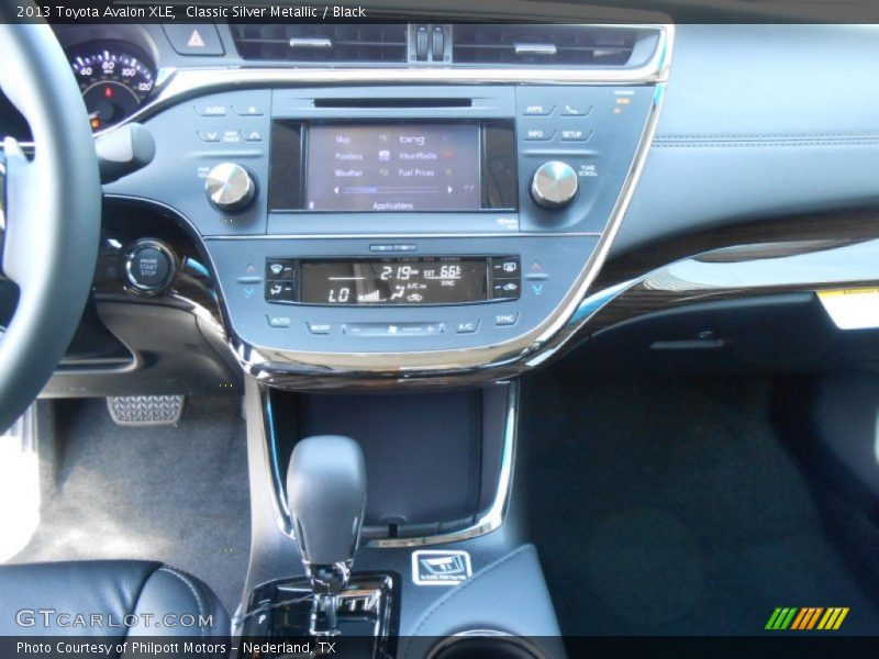 Classic Silver Metallic / Black 2013 Toyota Avalon XLE