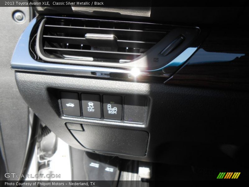 Classic Silver Metallic / Black 2013 Toyota Avalon XLE