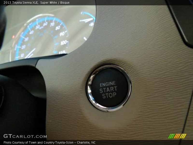 Super White / Bisque 2013 Toyota Sienna XLE