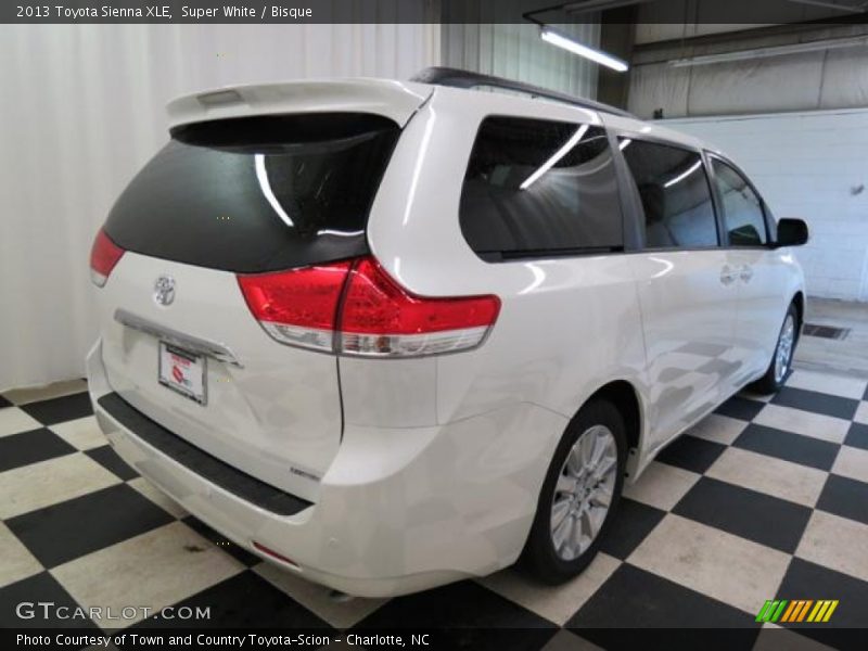 Super White / Bisque 2013 Toyota Sienna XLE