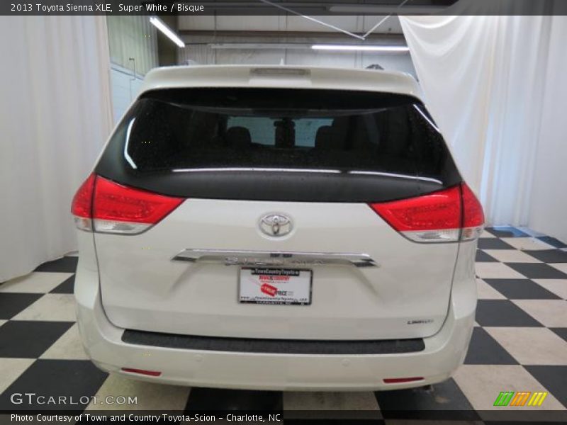 Super White / Bisque 2013 Toyota Sienna XLE