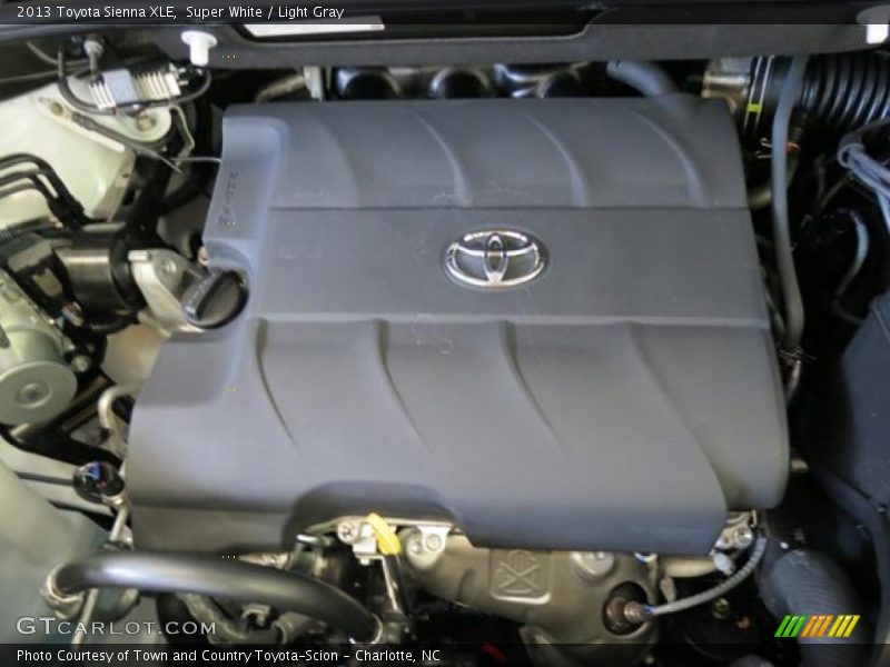 Super White / Light Gray 2013 Toyota Sienna XLE