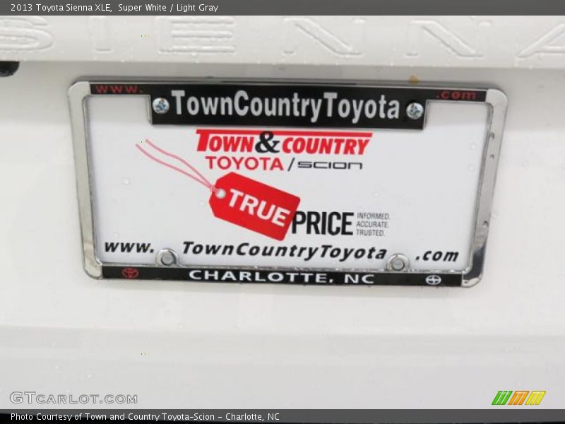 Super White / Light Gray 2013 Toyota Sienna XLE