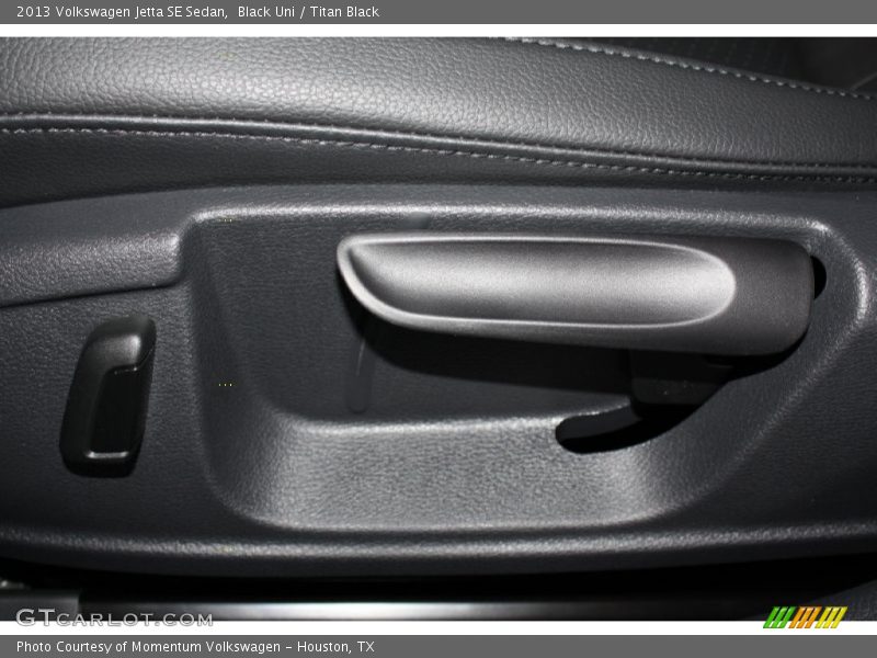 Black Uni / Titan Black 2013 Volkswagen Jetta SE Sedan