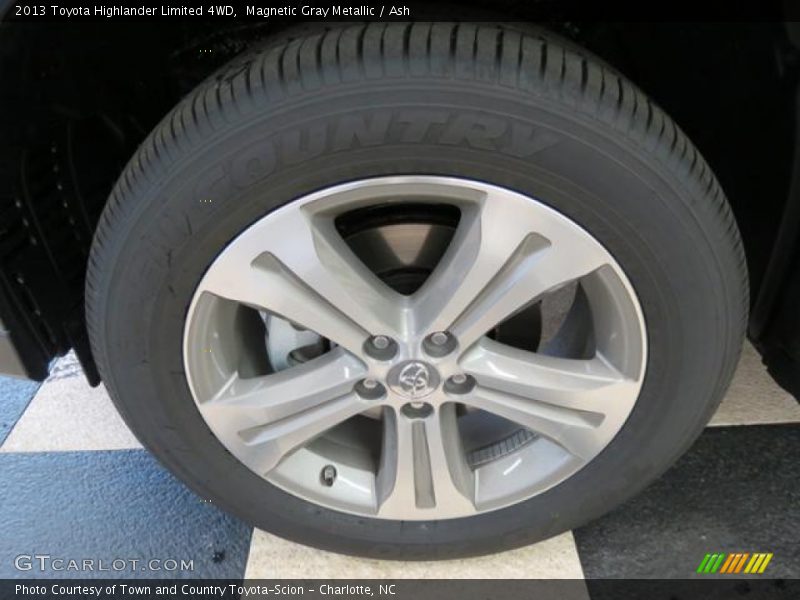 Magnetic Gray Metallic / Ash 2013 Toyota Highlander Limited 4WD