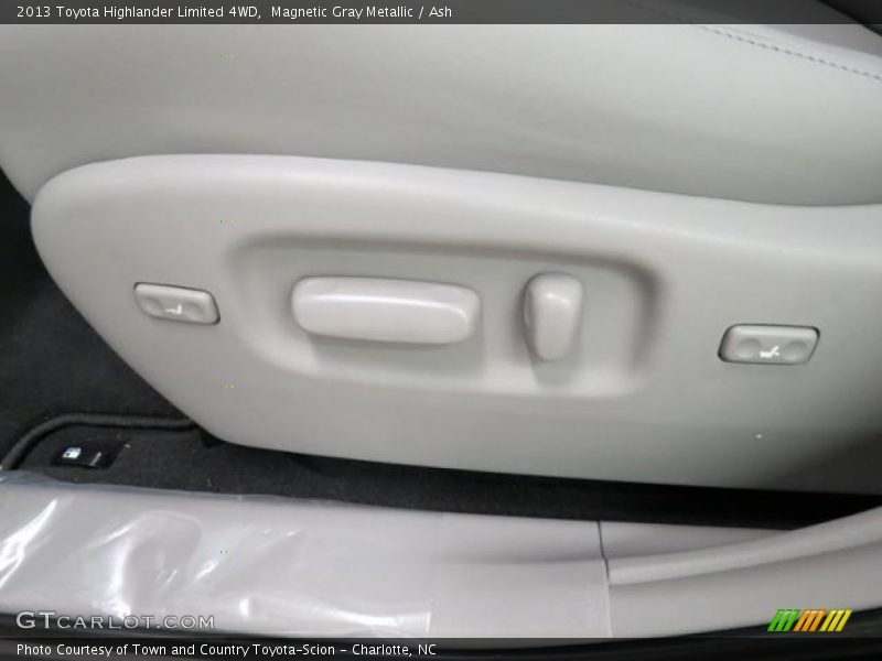Magnetic Gray Metallic / Ash 2013 Toyota Highlander Limited 4WD