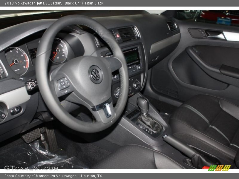 Black Uni / Titan Black 2013 Volkswagen Jetta SE Sedan