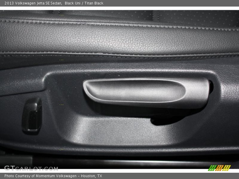 Black Uni / Titan Black 2013 Volkswagen Jetta SE Sedan