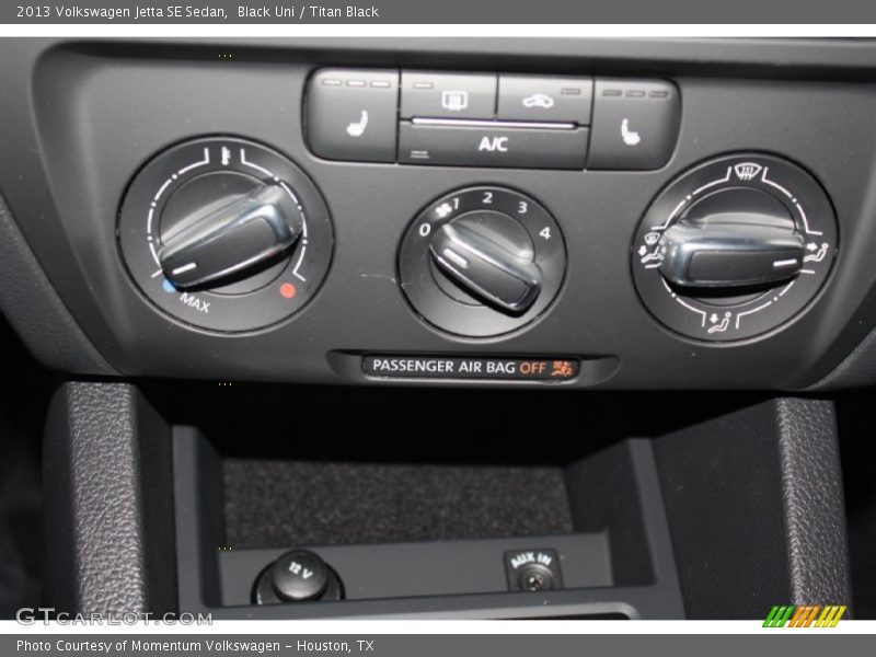Black Uni / Titan Black 2013 Volkswagen Jetta SE Sedan