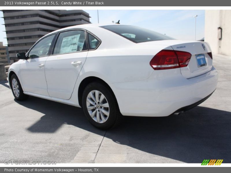 Candy White / Titan Black 2013 Volkswagen Passat 2.5L S