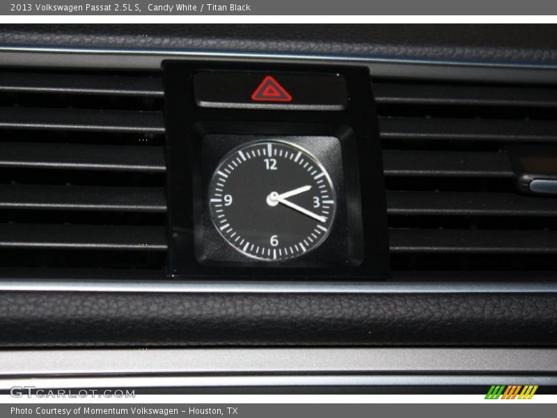 Candy White / Titan Black 2013 Volkswagen Passat 2.5L S