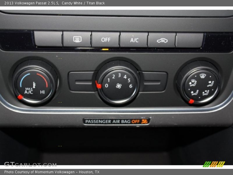 Candy White / Titan Black 2013 Volkswagen Passat 2.5L S