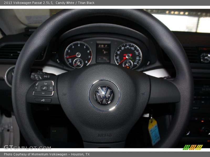 Candy White / Titan Black 2013 Volkswagen Passat 2.5L S