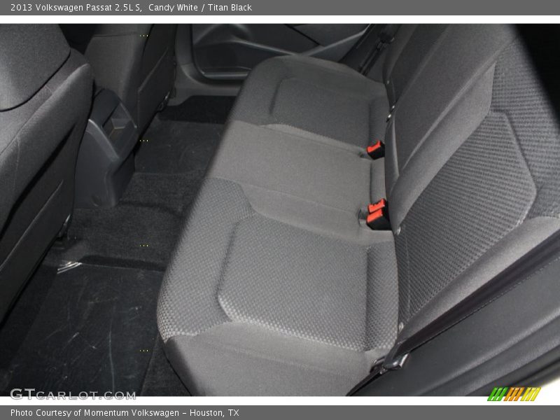 Candy White / Titan Black 2013 Volkswagen Passat 2.5L S