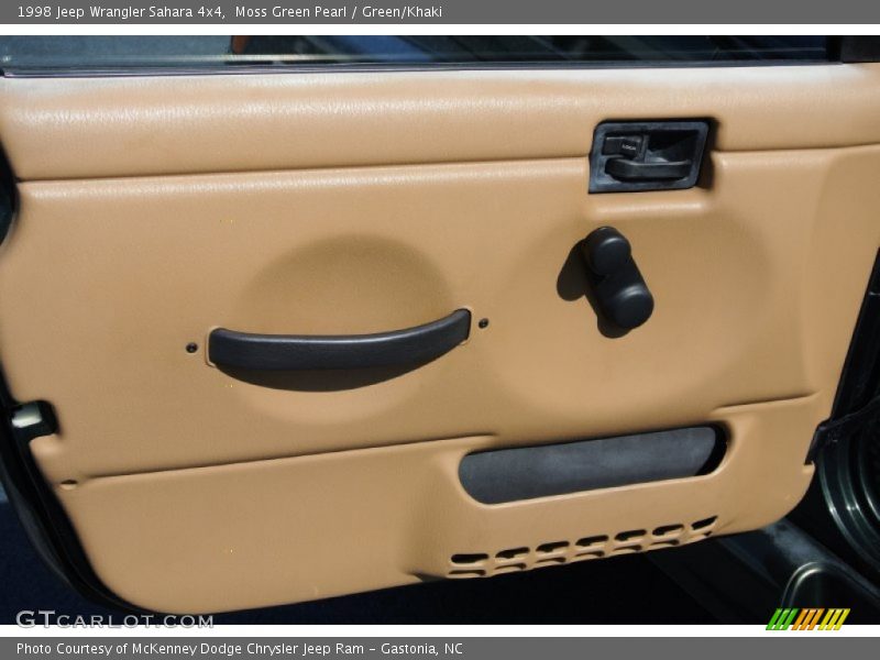 Door Panel of 1998 Wrangler Sahara 4x4