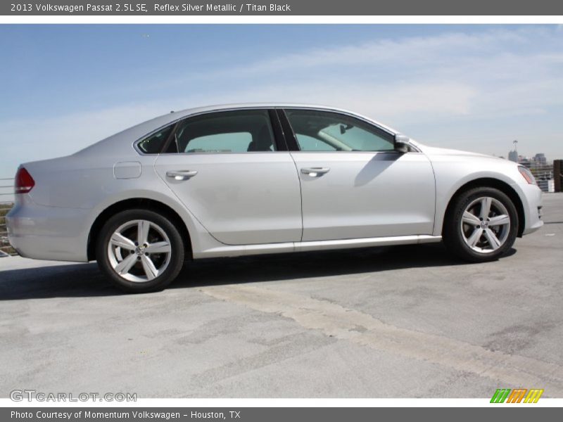 Reflex Silver Metallic / Titan Black 2013 Volkswagen Passat 2.5L SE