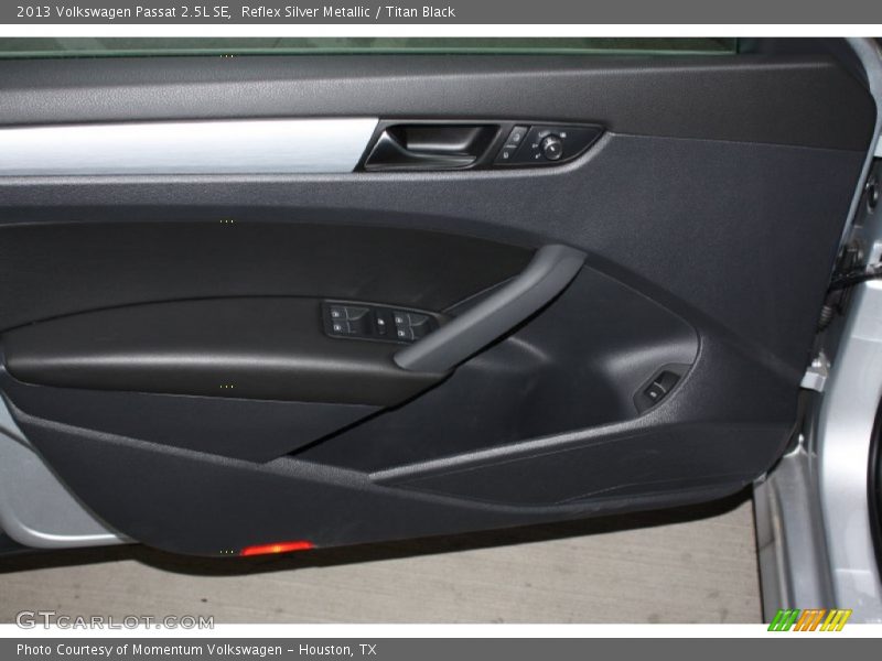 Reflex Silver Metallic / Titan Black 2013 Volkswagen Passat 2.5L SE