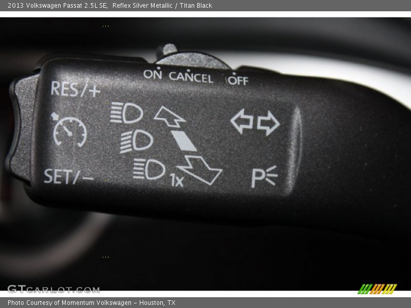 Reflex Silver Metallic / Titan Black 2013 Volkswagen Passat 2.5L SE