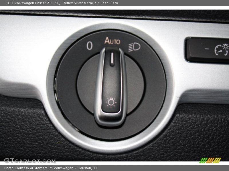 Reflex Silver Metallic / Titan Black 2013 Volkswagen Passat 2.5L SE
