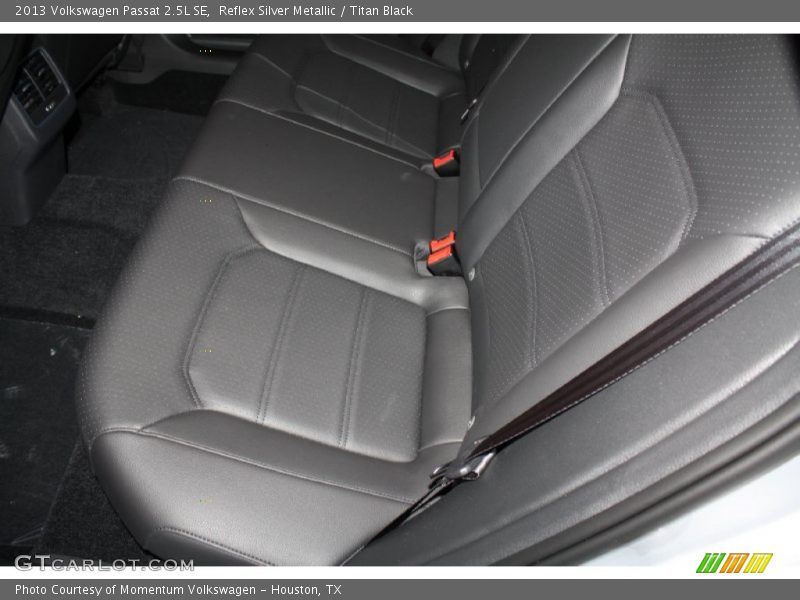 Reflex Silver Metallic / Titan Black 2013 Volkswagen Passat 2.5L SE